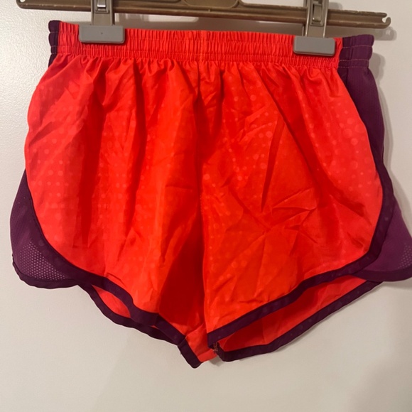 women's athletic shorts - Picture 3 of 4